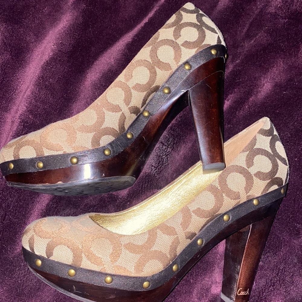 Coach monogram pumps